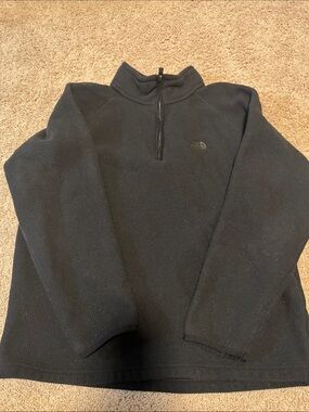 The North Face Men's Black Quarter-Zip Sweater